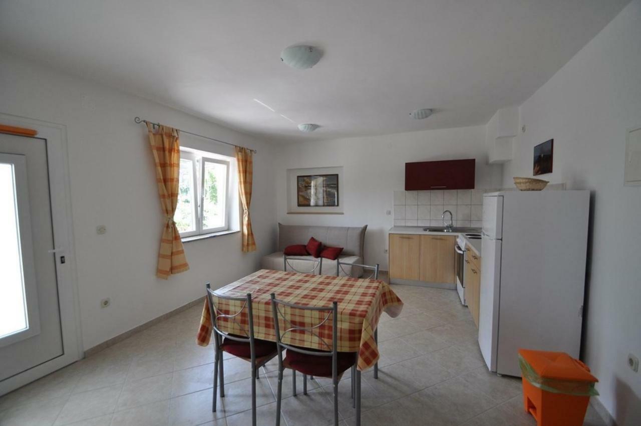 Apartment In Vrbnik/Insel Krk 36796 Eksteriør billede