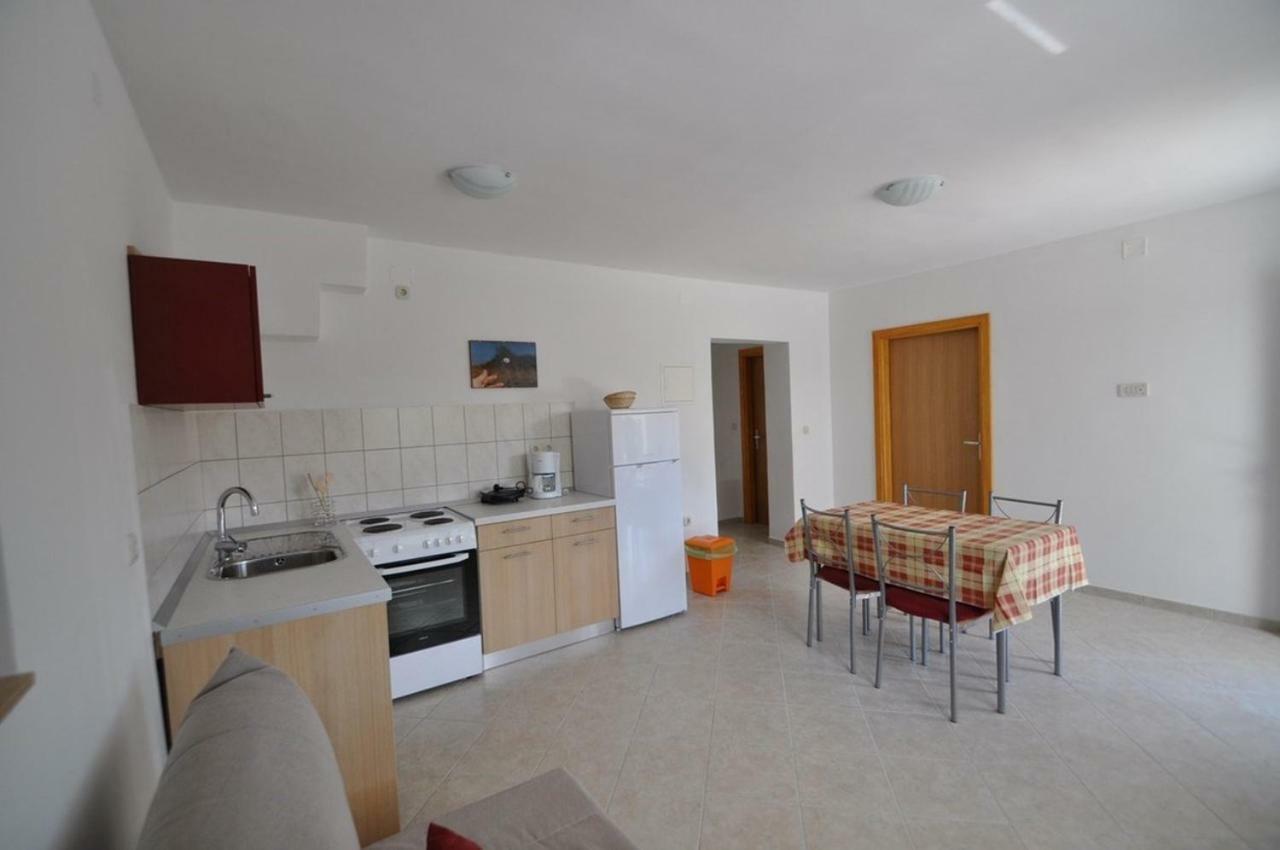 Apartment In Vrbnik/Insel Krk 36796 Eksteriør billede