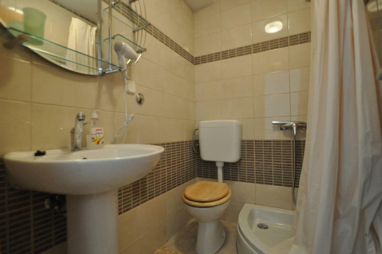 Apartment In Vrbnik/Insel Krk 36796 Eksteriør billede